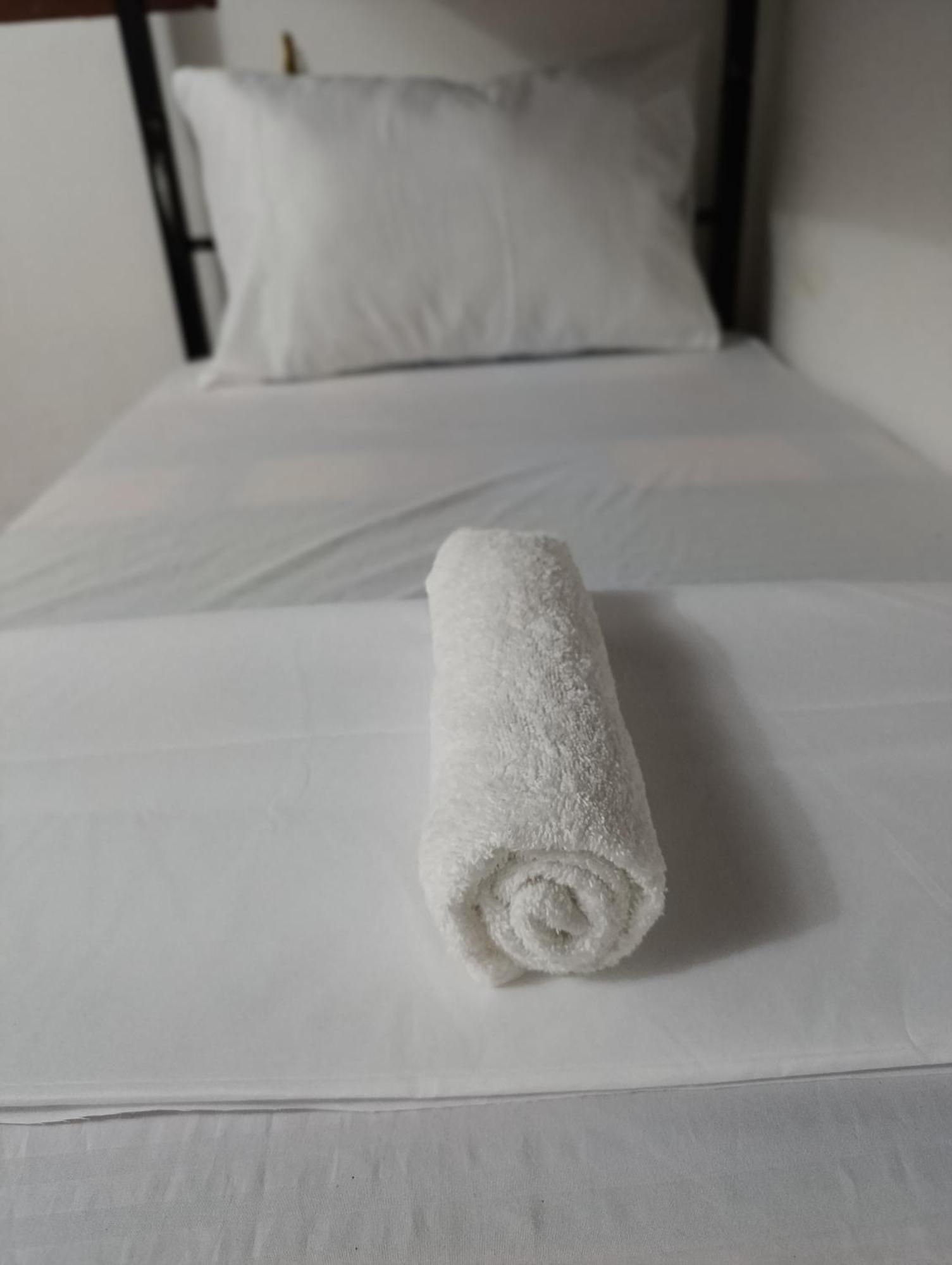 S And P Airport Transit Hostel And Villa 01 Негомбо Екстериор снимка