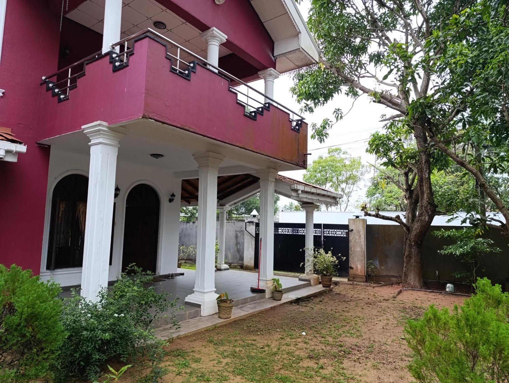 S And P Airport Transit Hostel And Villa 01 Негомбо Екстериор снимка