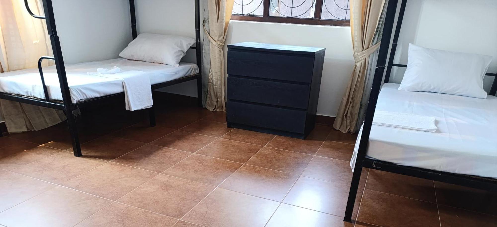 S And P Airport Transit Hostel And Villa 01 Негомбо Стая снимка