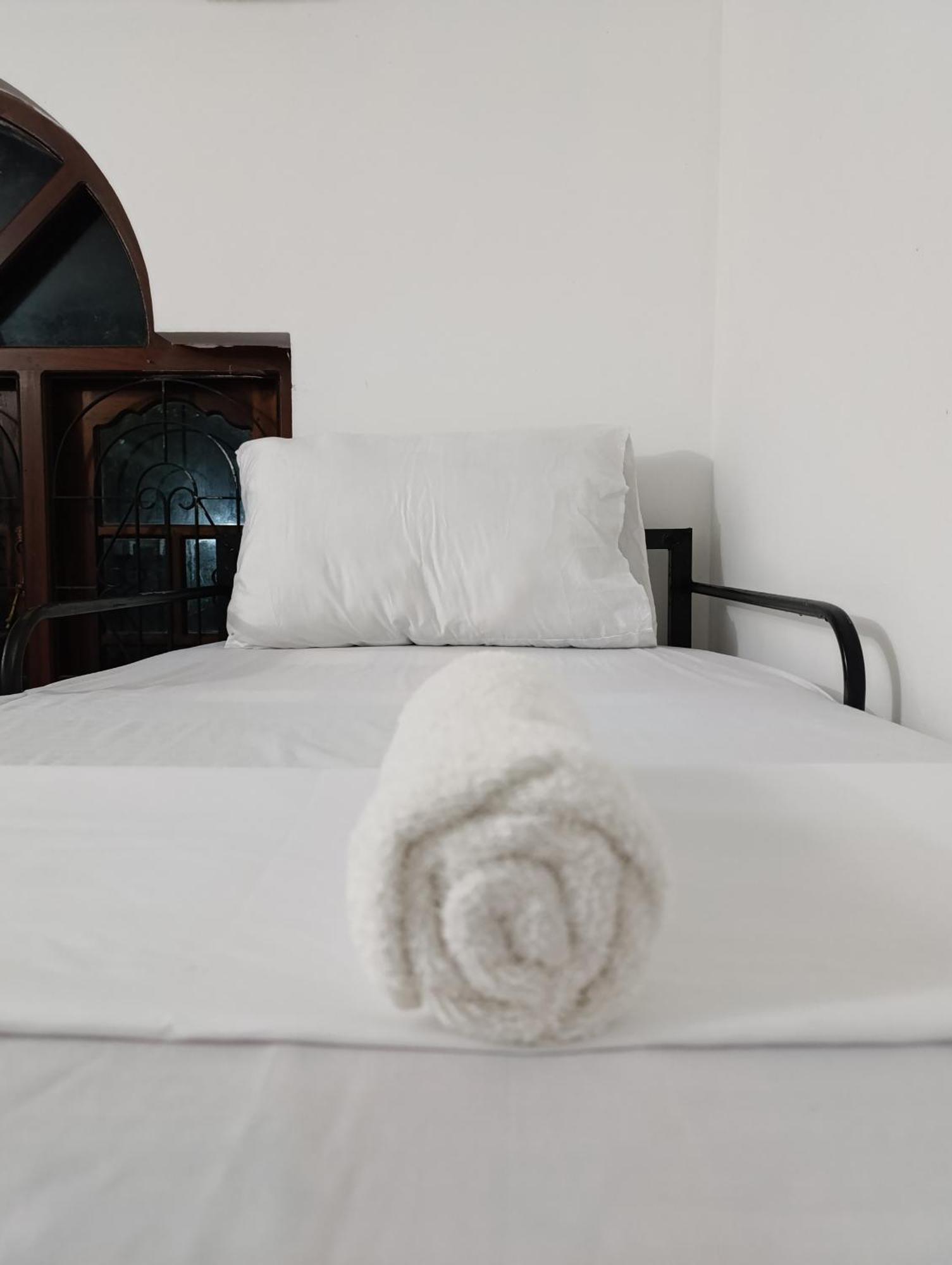 S And P Airport Transit Hostel And Villa 01 Негомбо Екстериор снимка